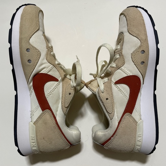 Nike Women’s Venture Runner Sneakers Size 7.5 - Picture 4 of 6